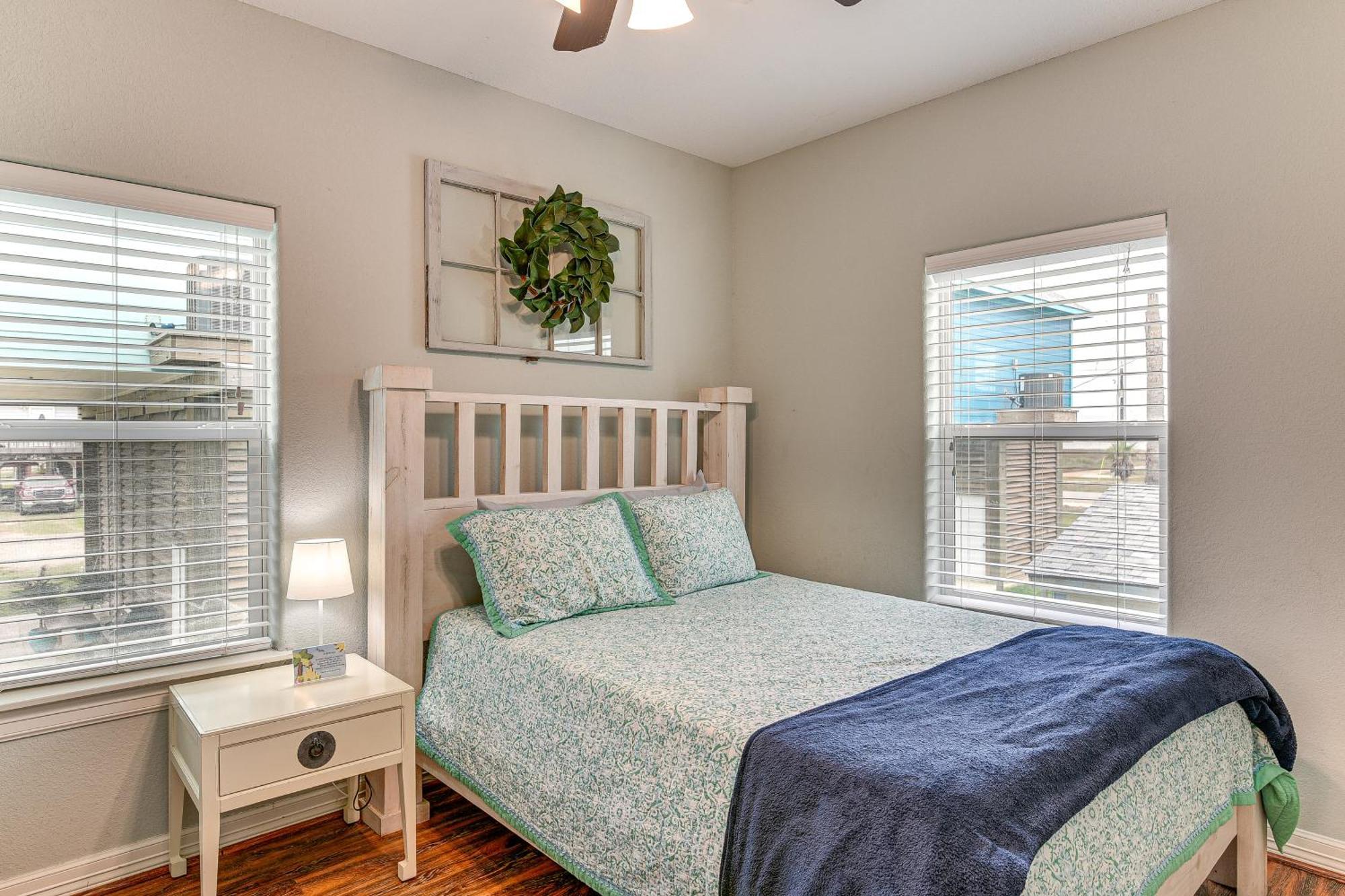 Large Group Gulf Retreat, Steps To Surfside Beach! Exteriér fotografie