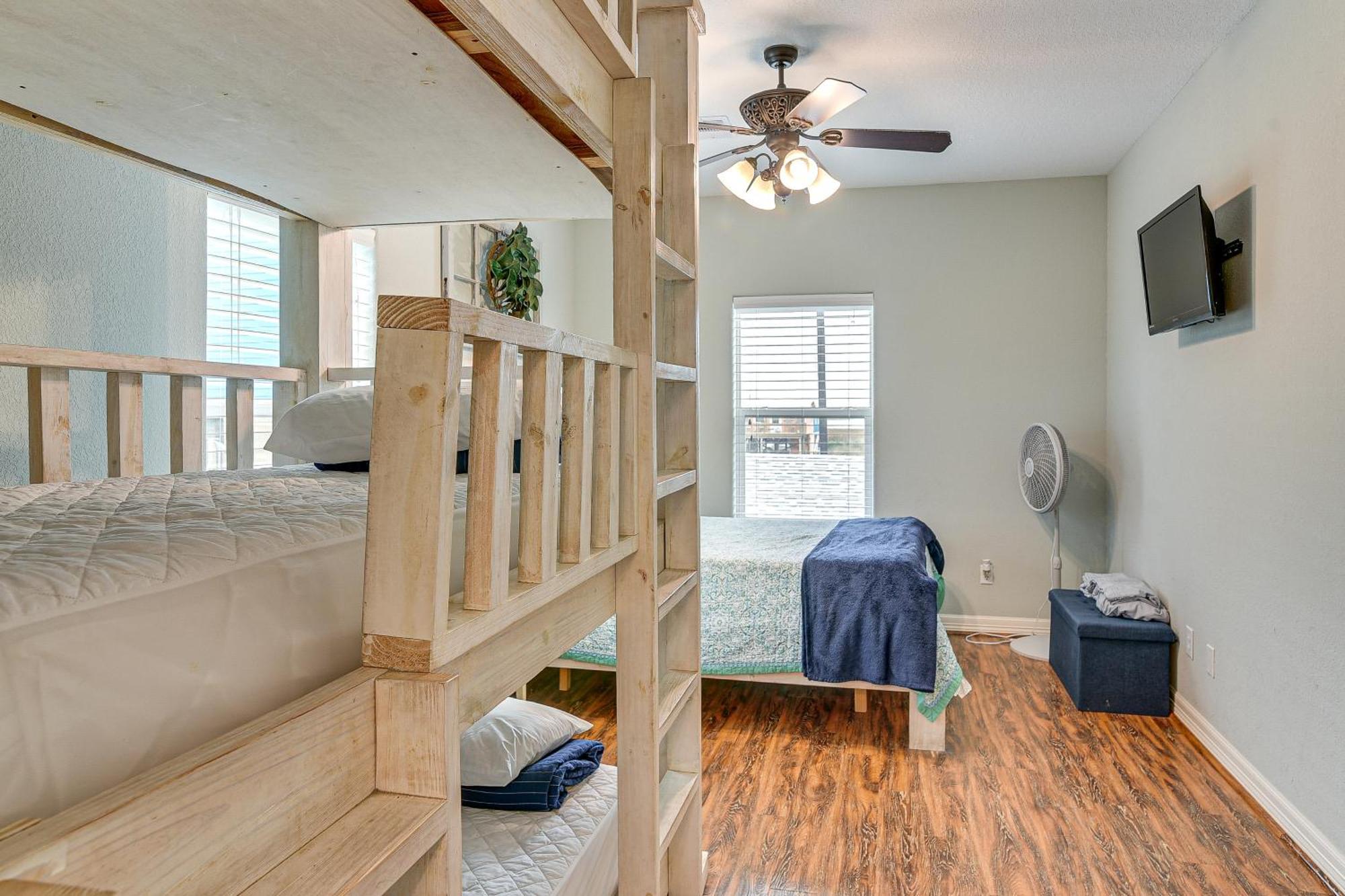 Large Group Gulf Retreat, Steps To Surfside Beach! Exteriér fotografie