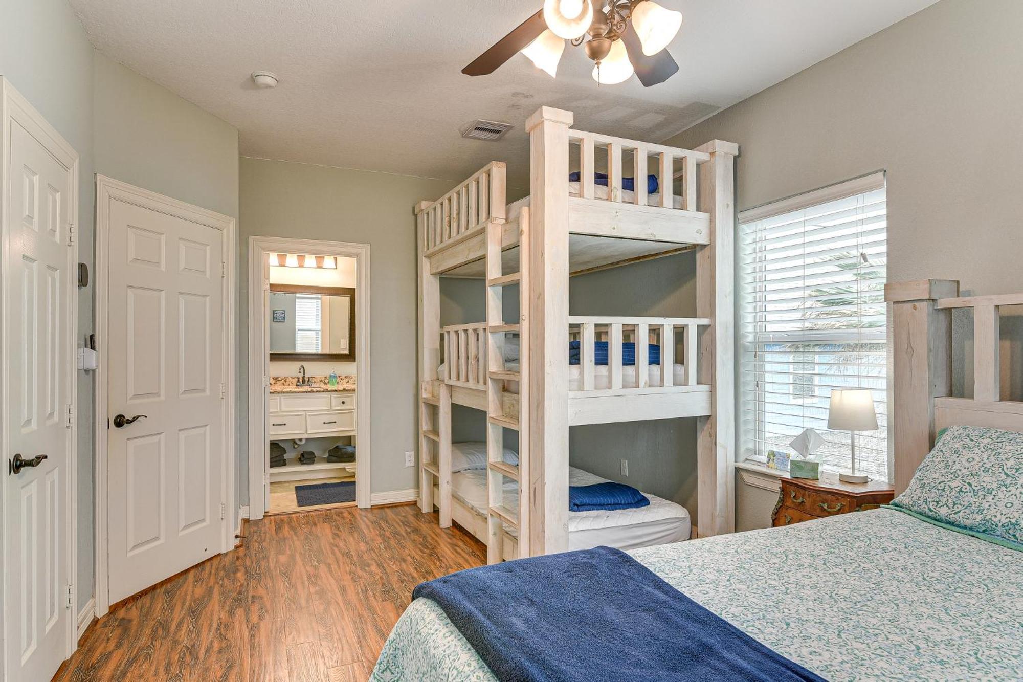 Large Group Gulf Retreat, Steps To Surfside Beach! Exteriér fotografie